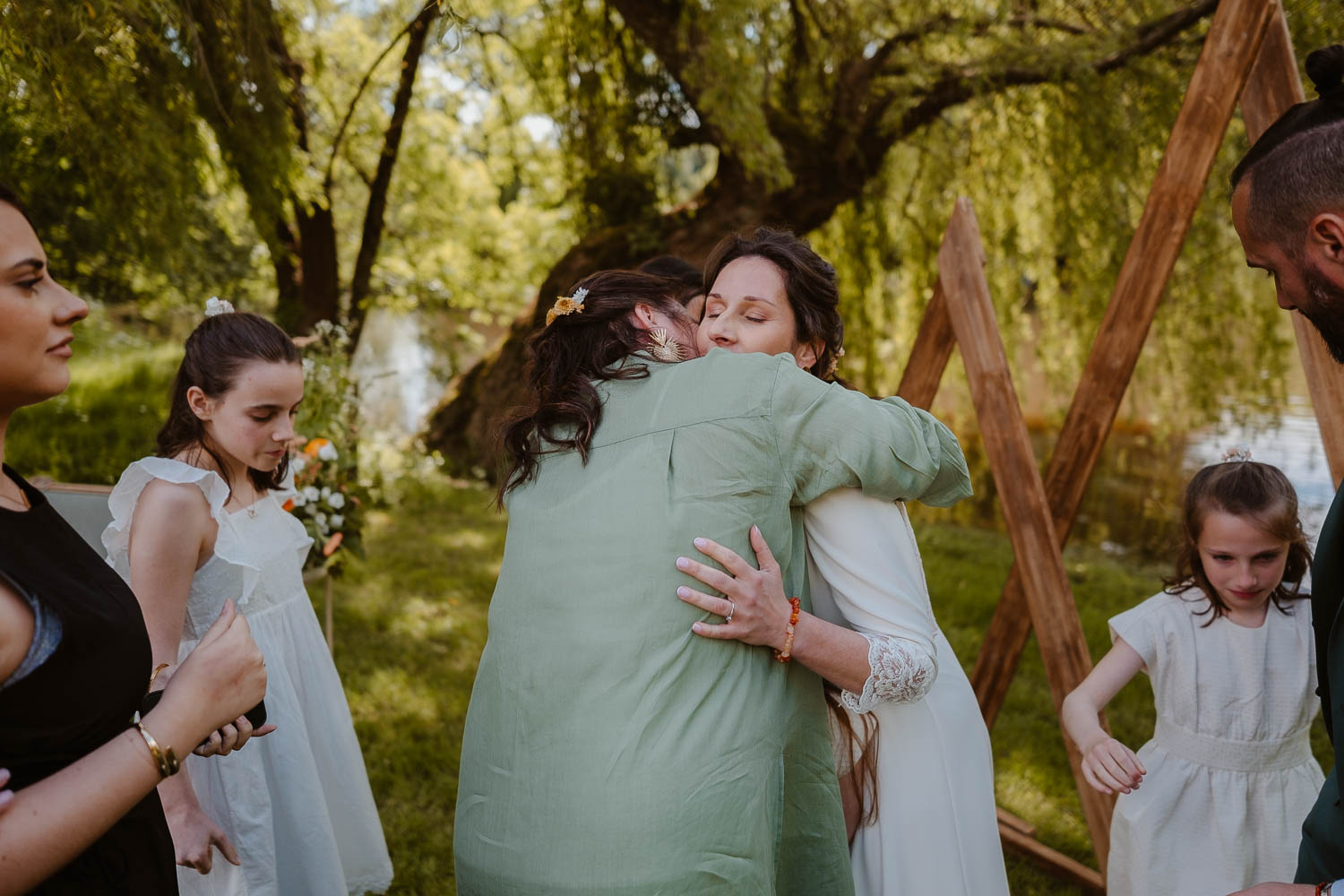 reportage photo mariage lifestyle cérémonie laïque — Château du Coing à Saint Fiacre sur Maine