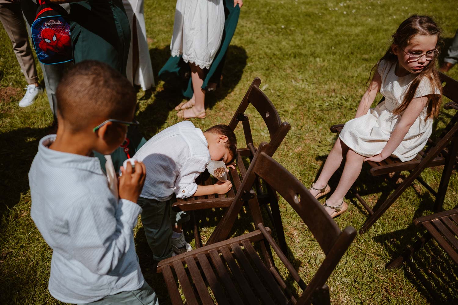 reportage photo mariage lifestyle cérémonie laïque — Château du Coing à Saint Fiacre sur Maine