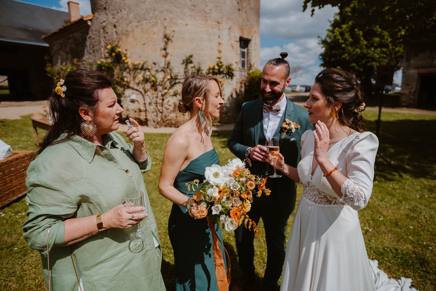 reportage photo lifestyle instants de vie cocktail mariage— Château du Coing à Saint Fiacre sur Maine