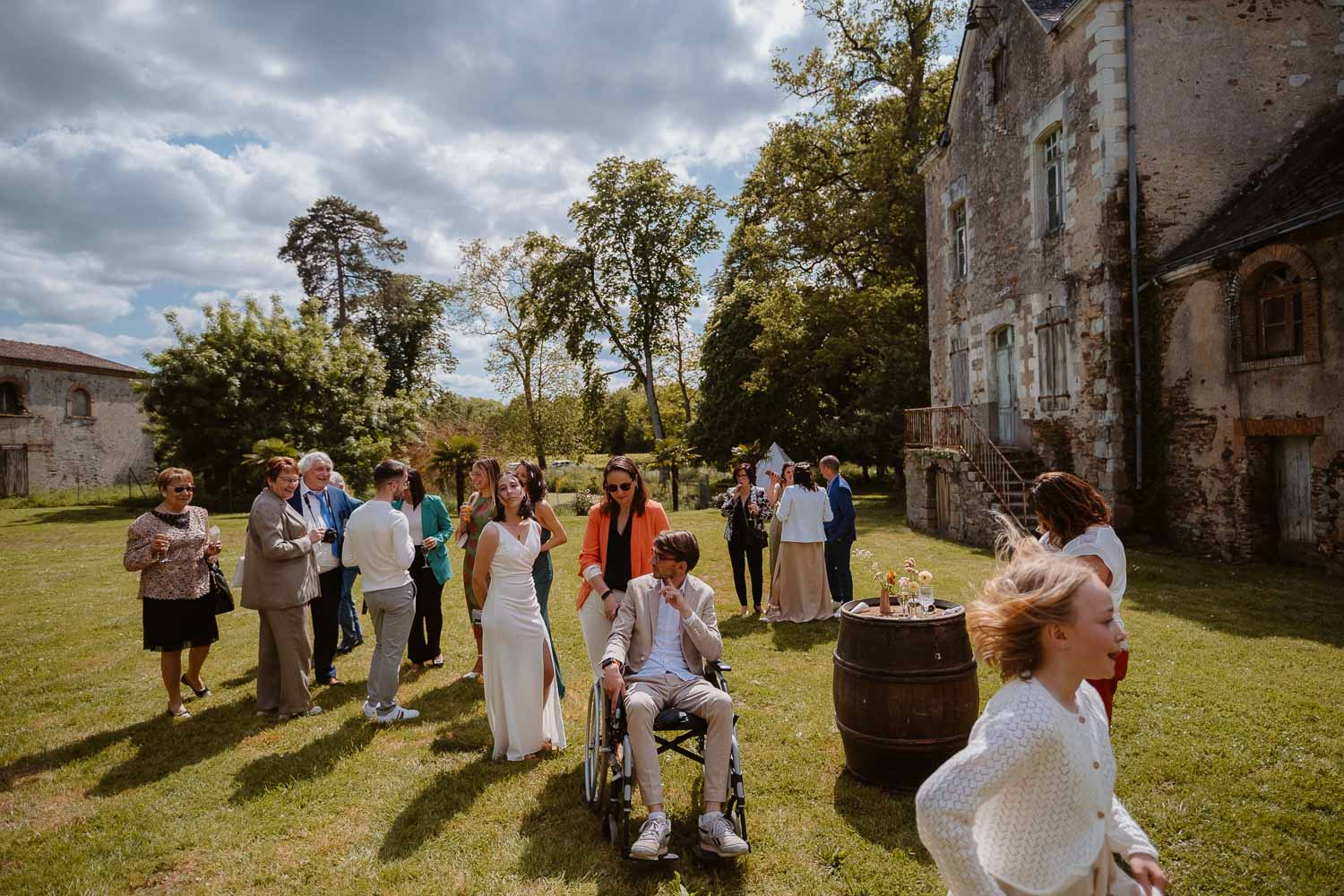 reportage photo lifestyle instants de vie cocktail mariage— Château du Coing à Saint Fiacre sur Maine