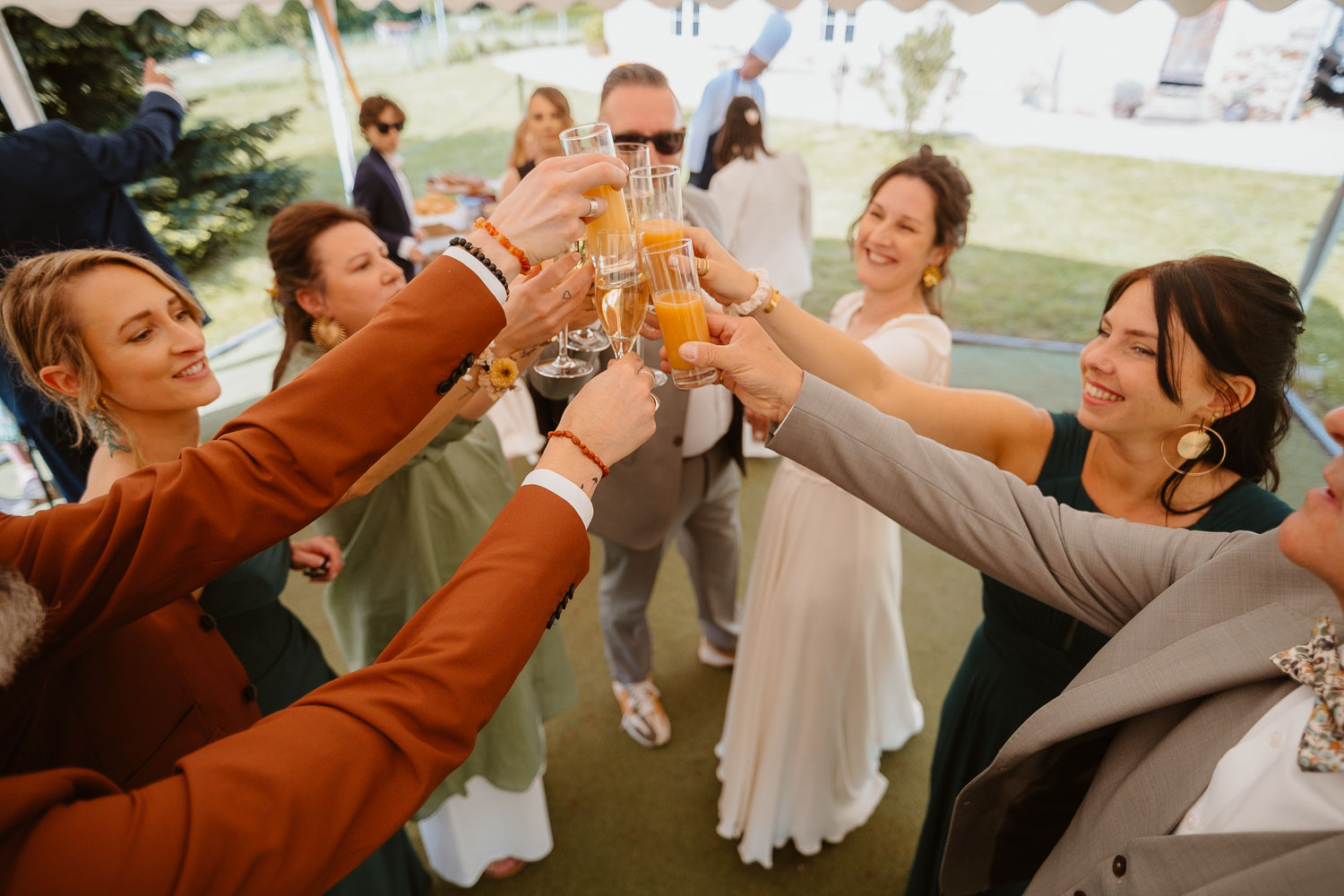reportage photo lifestyle instants de vie cocktail mariage— Château du Coing à Saint Fiacre sur Maine