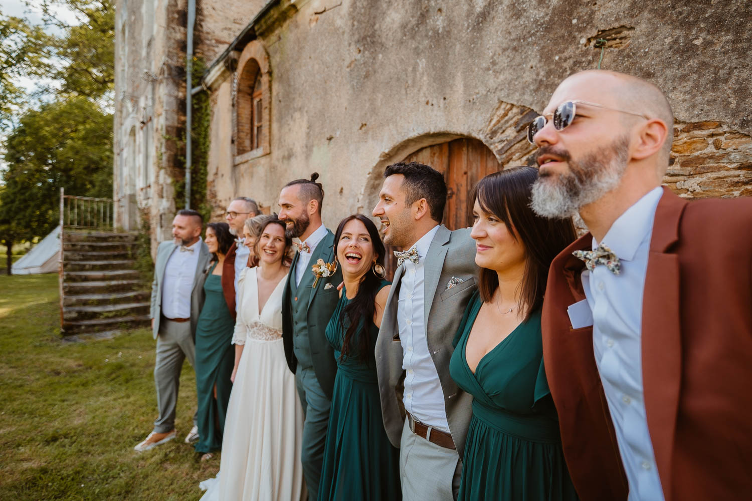 reportage photo groupe fun mariage— Château du Coing à Saint Fiacre sur Maine