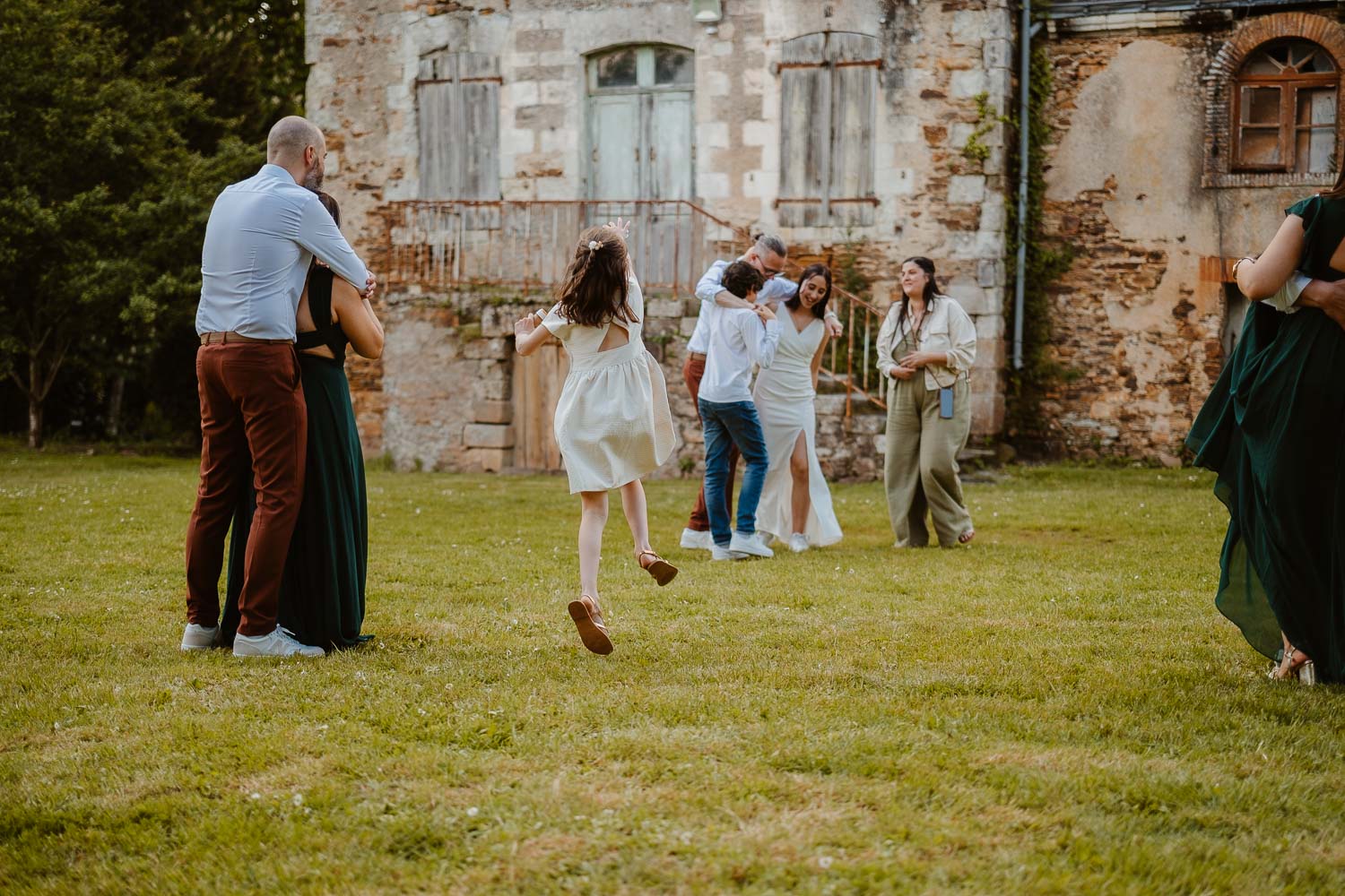 reportage photo lifestyle instants de vie cocktail mariage— Château du Coing à Saint Fiacre sur Maine