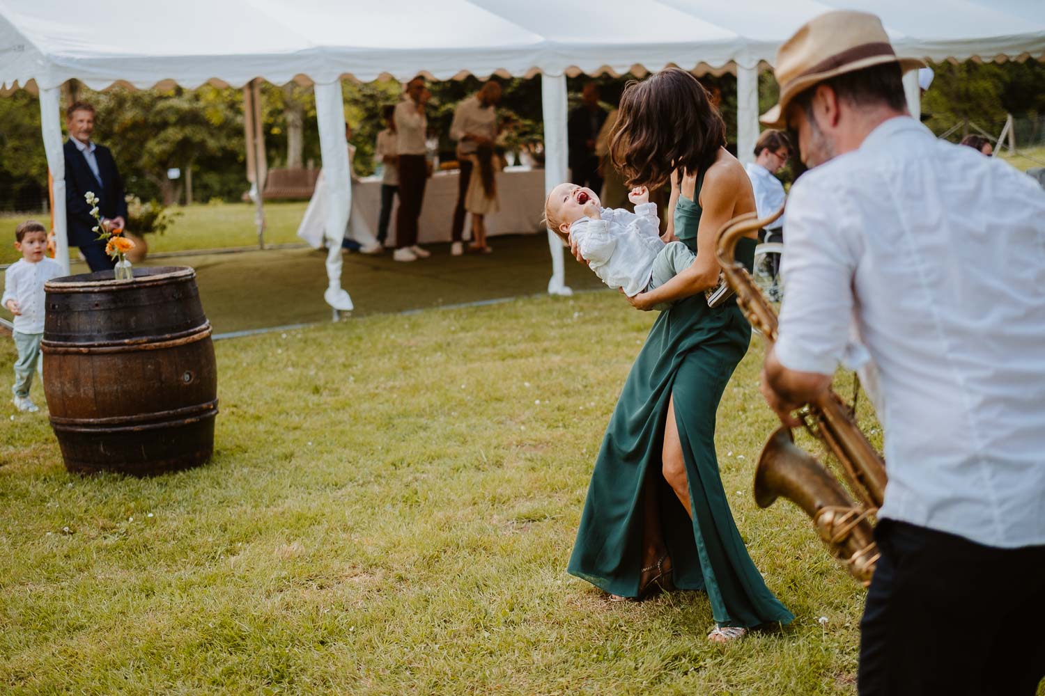 reportage photo lifestyle instants de vie cocktail mariage— Château du Coing à Saint Fiacre sur Maine