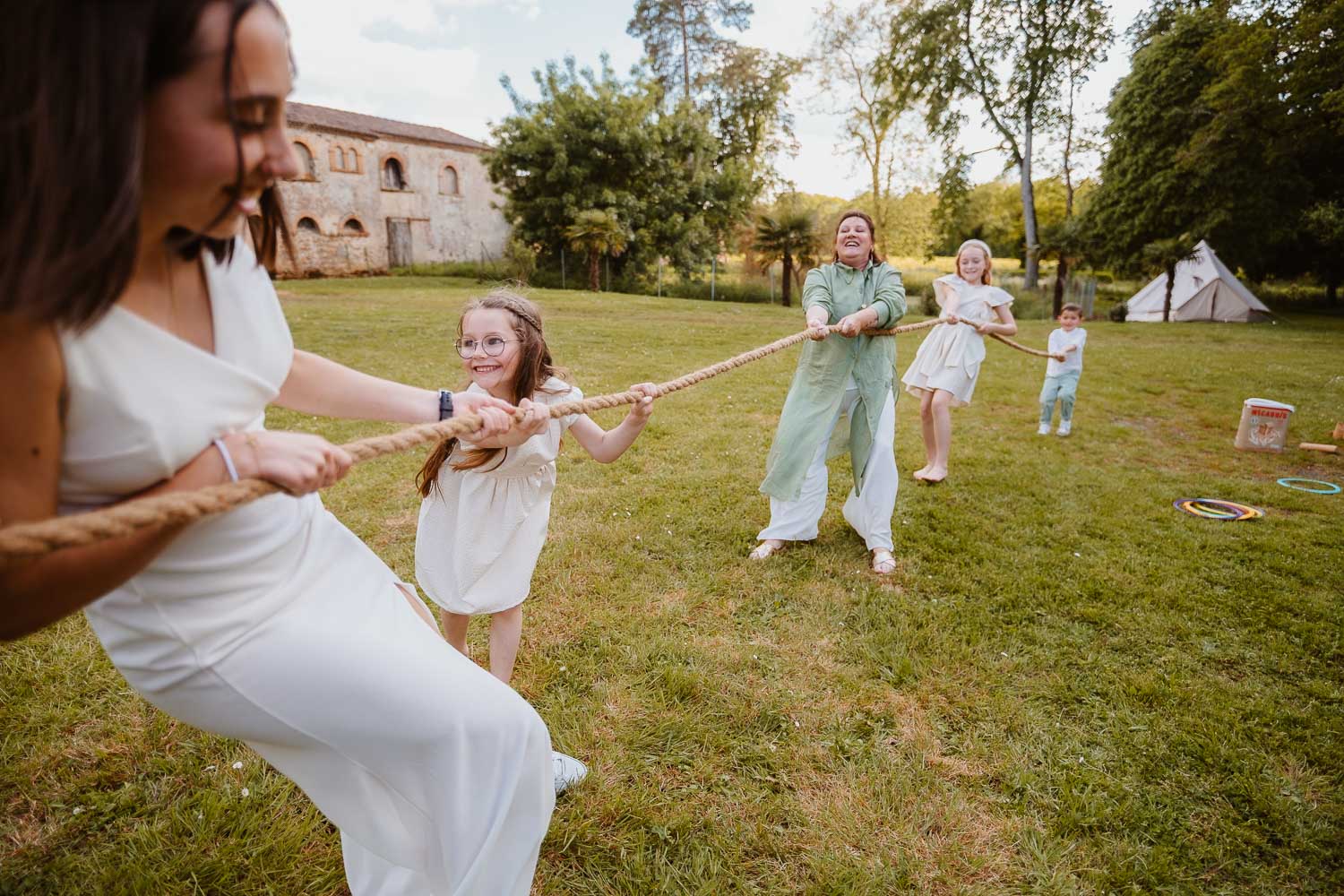 reportage photo lifestyle instants de vie cocktail mariage— Château du Coing à Saint Fiacre sur Maine