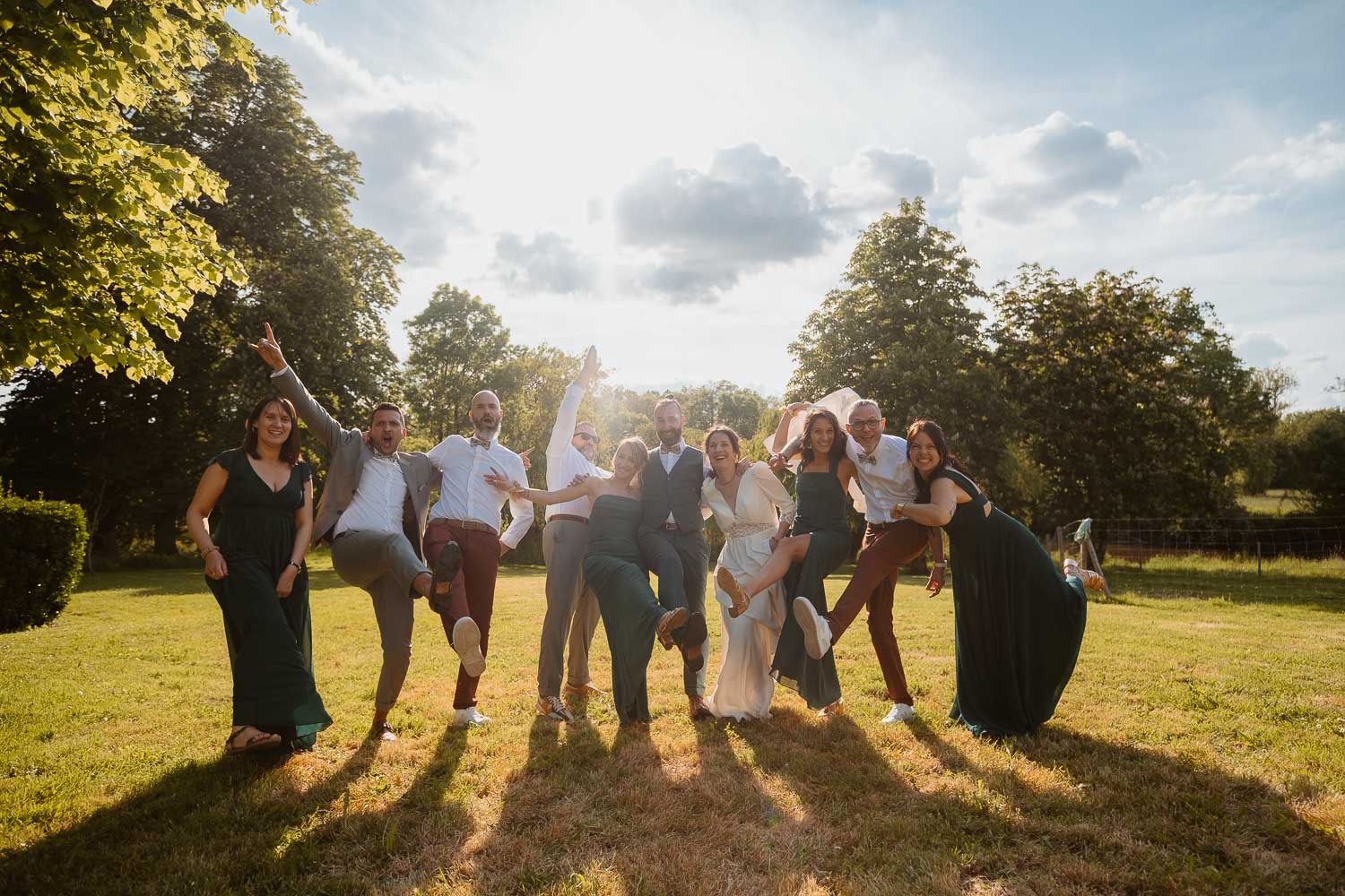 reportage photo groupe fun mariage— Château du Coing à Saint Fiacre sur Maine