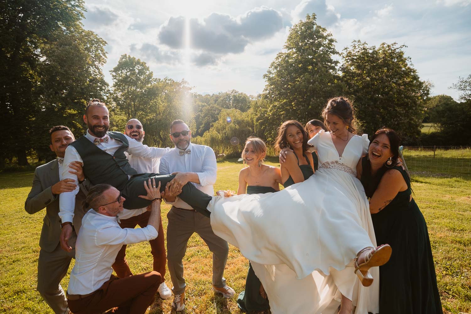 reportage photo groupe fun mariage— Château du Coing à Saint Fiacre sur Maine