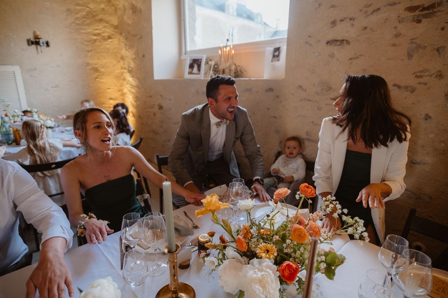 Entrée en salle mariés soirée — Château du Coing à Saint Fiacre sur Maine