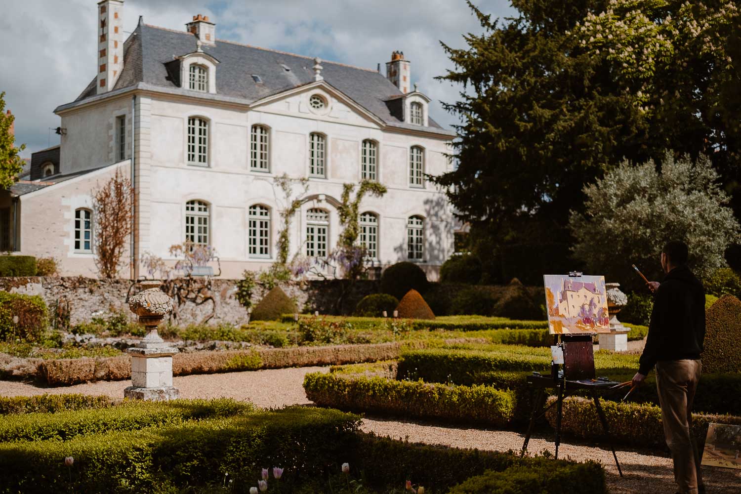 Séance photo reportage portrait artiste peintre achitecture Sami Toualit à Savennières (49)