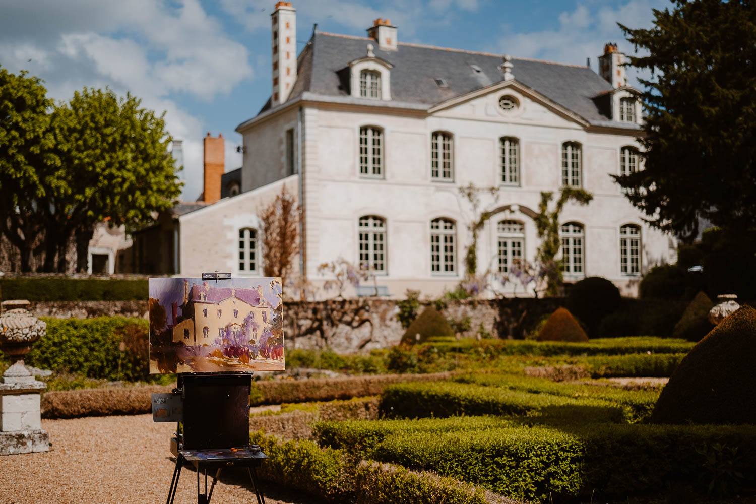 Séance photo reportage portrait artiste peintre achitecture Sami Toualit à Savennières (49)