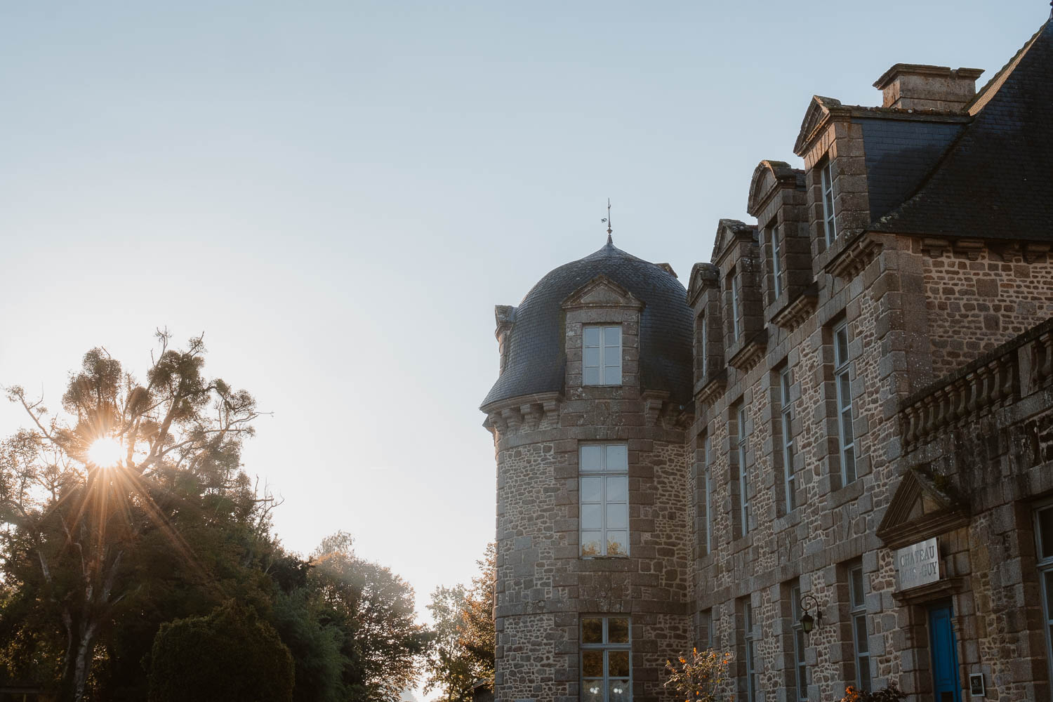 reportage photo lifestyle mariage automne — Château du Bois Guy à Parigné