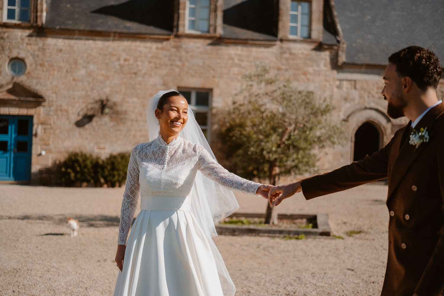 reportage photo lifestyle mariage automne — Château du Bois Guy à Parigné