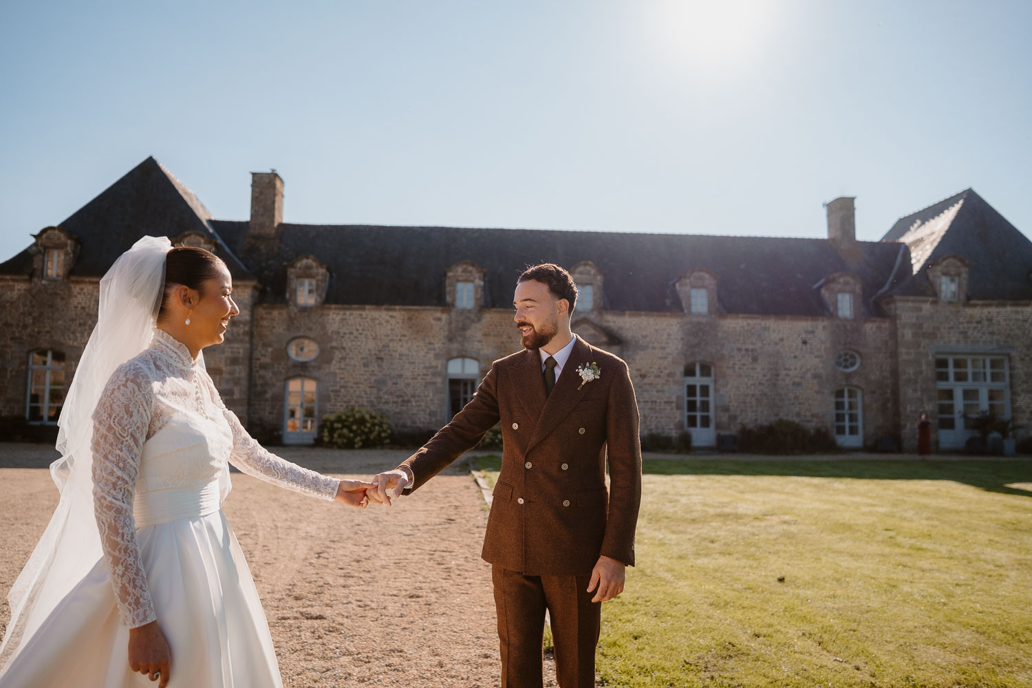 reportage photo lifestyle mariage automne — Château du Bois Guy à Parigné