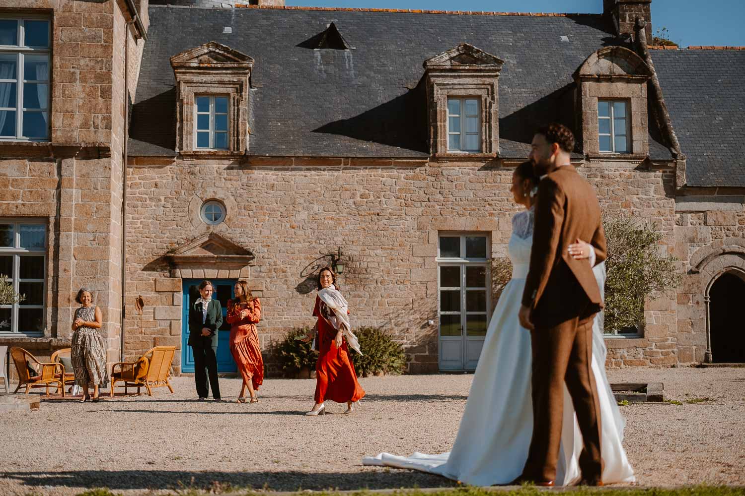 reportage photo lifestyle mariage automne — Château du Bois Guy à Parigné