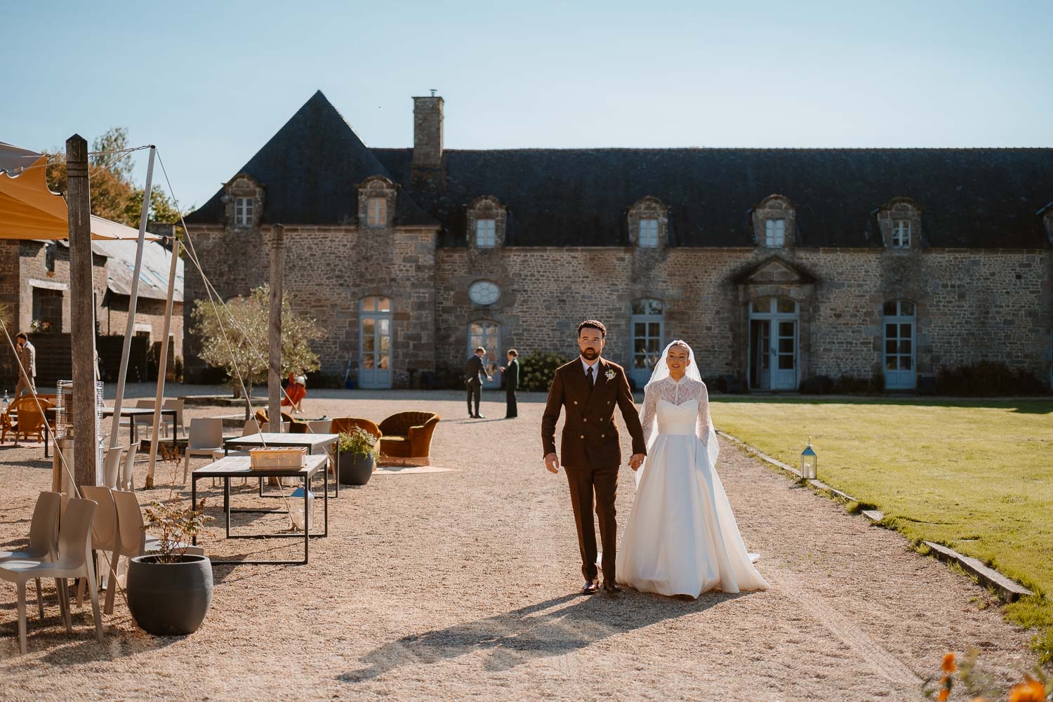 reportage photo lifestyle mariage automne — Château du Bois Guy à Parigné