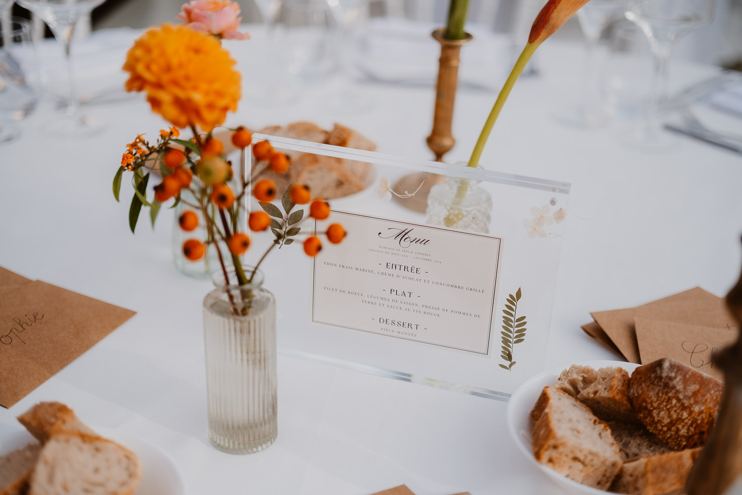 décoration salle tables mariage— Château du Bois Guy à Parigné