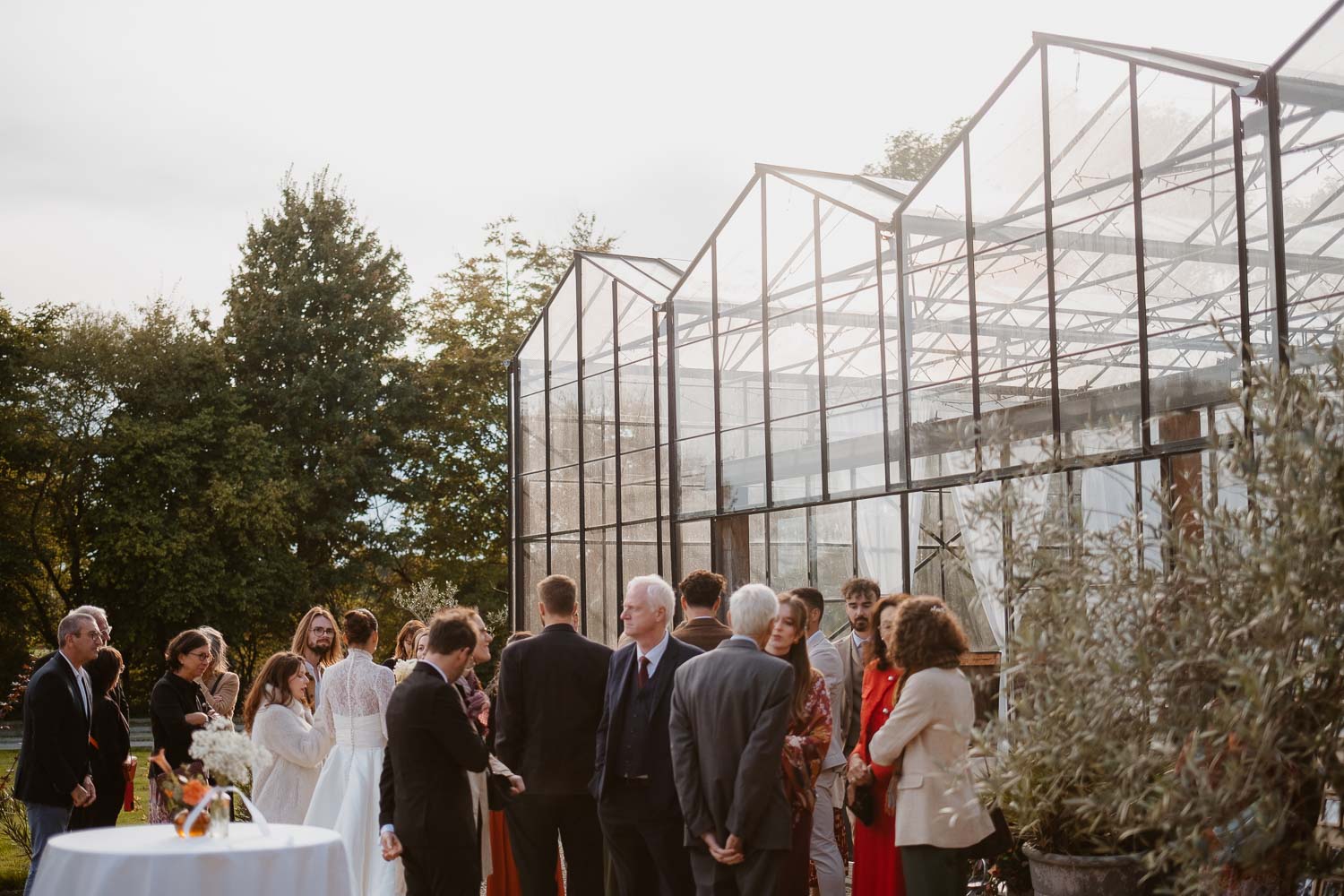 reportage photo lifestyle instants de vie cocktail mariage— Château du Bois Guy à Parigné