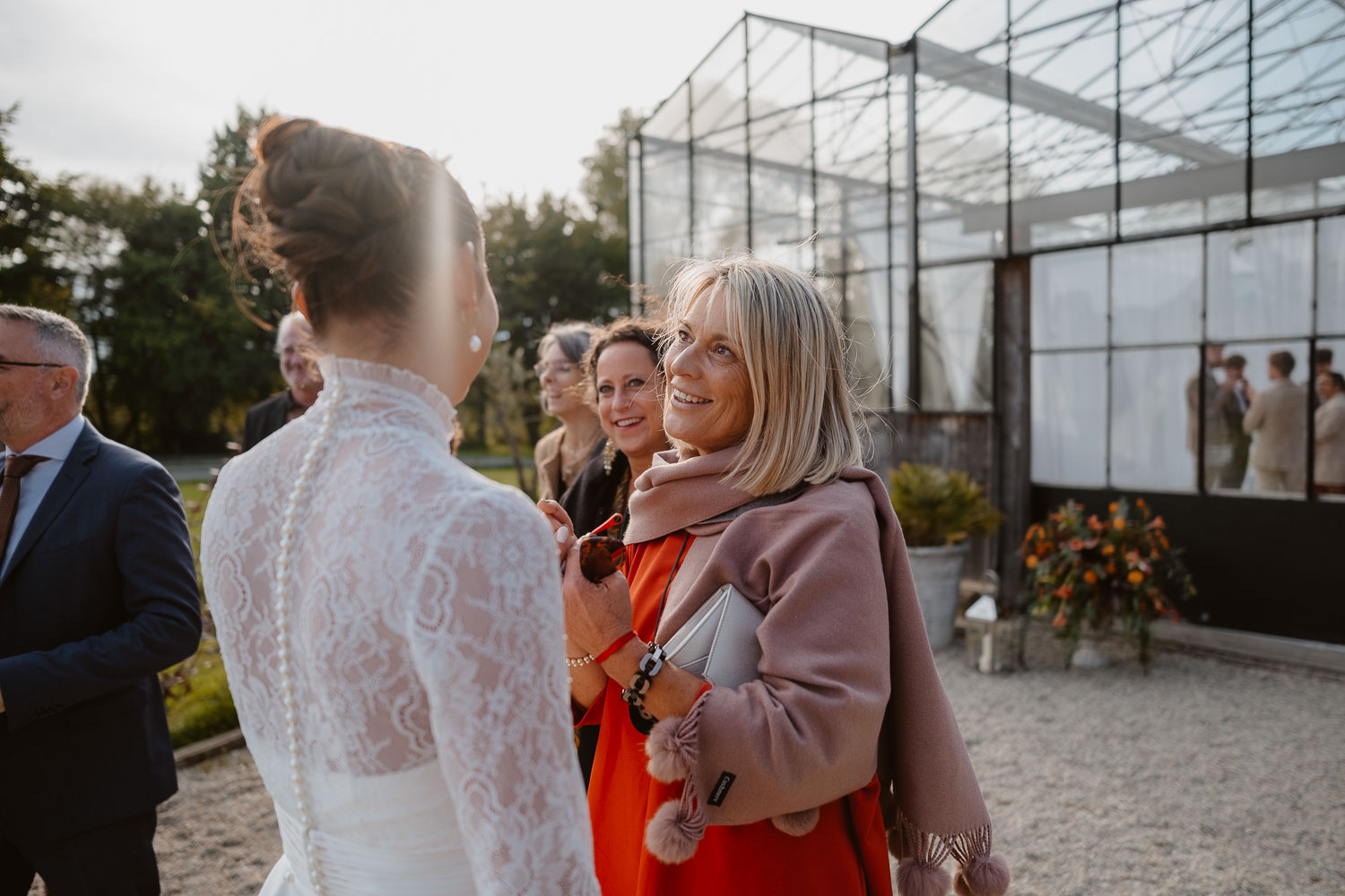 reportage photo lifestyle instants de vie cocktail mariage— Château du Bois Guy à Parigné