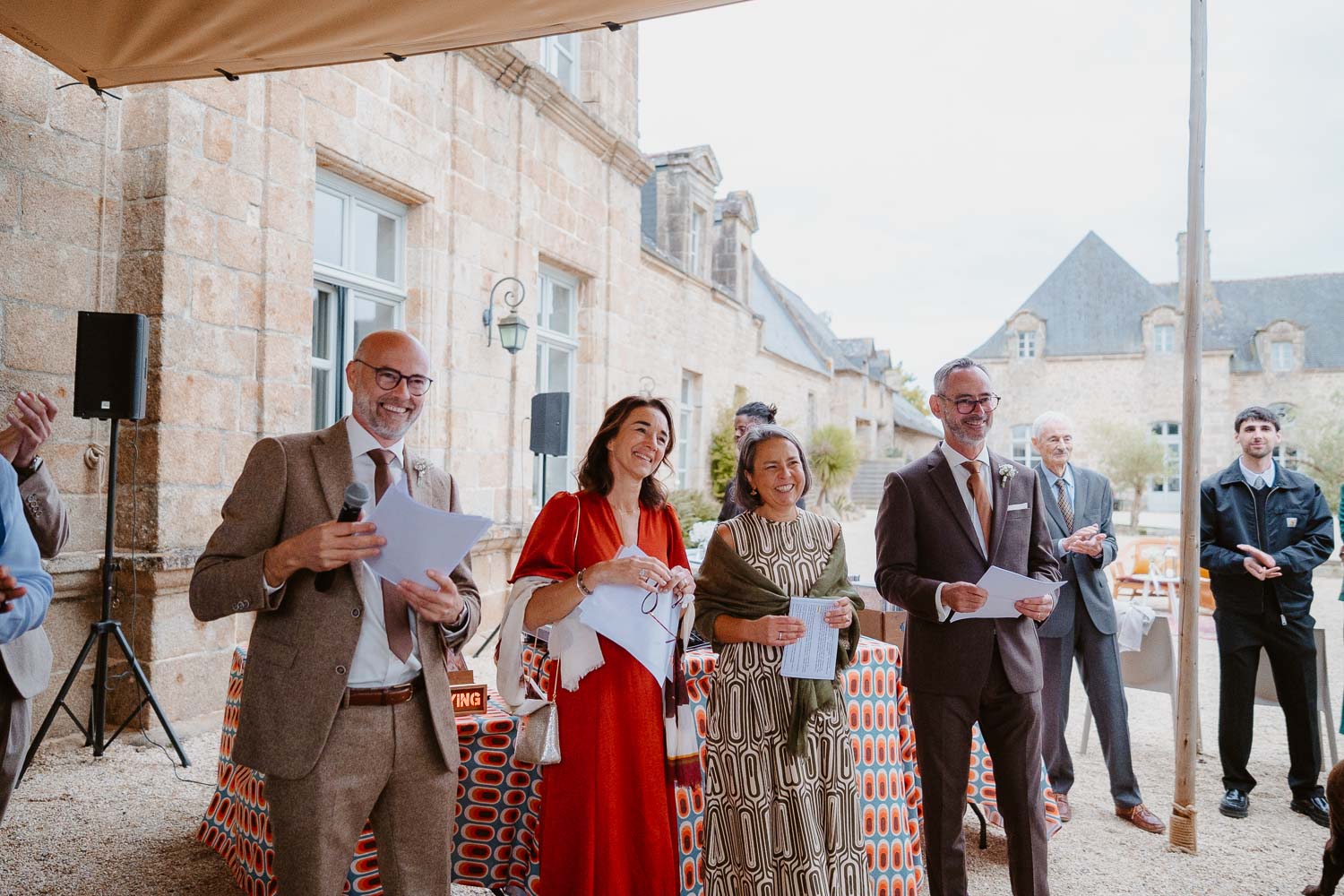 reportage photo lifestyle instants de vie cocktail mariage— Château du Bois Guy à Parigné
