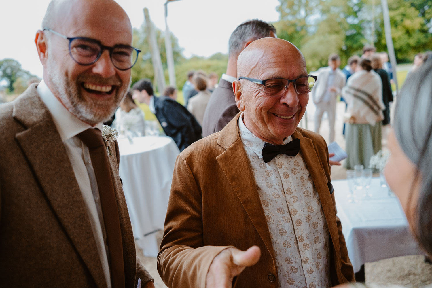 reportage photo lifestyle instants de vie cocktail mariage— Château du Bois Guy à Parigné