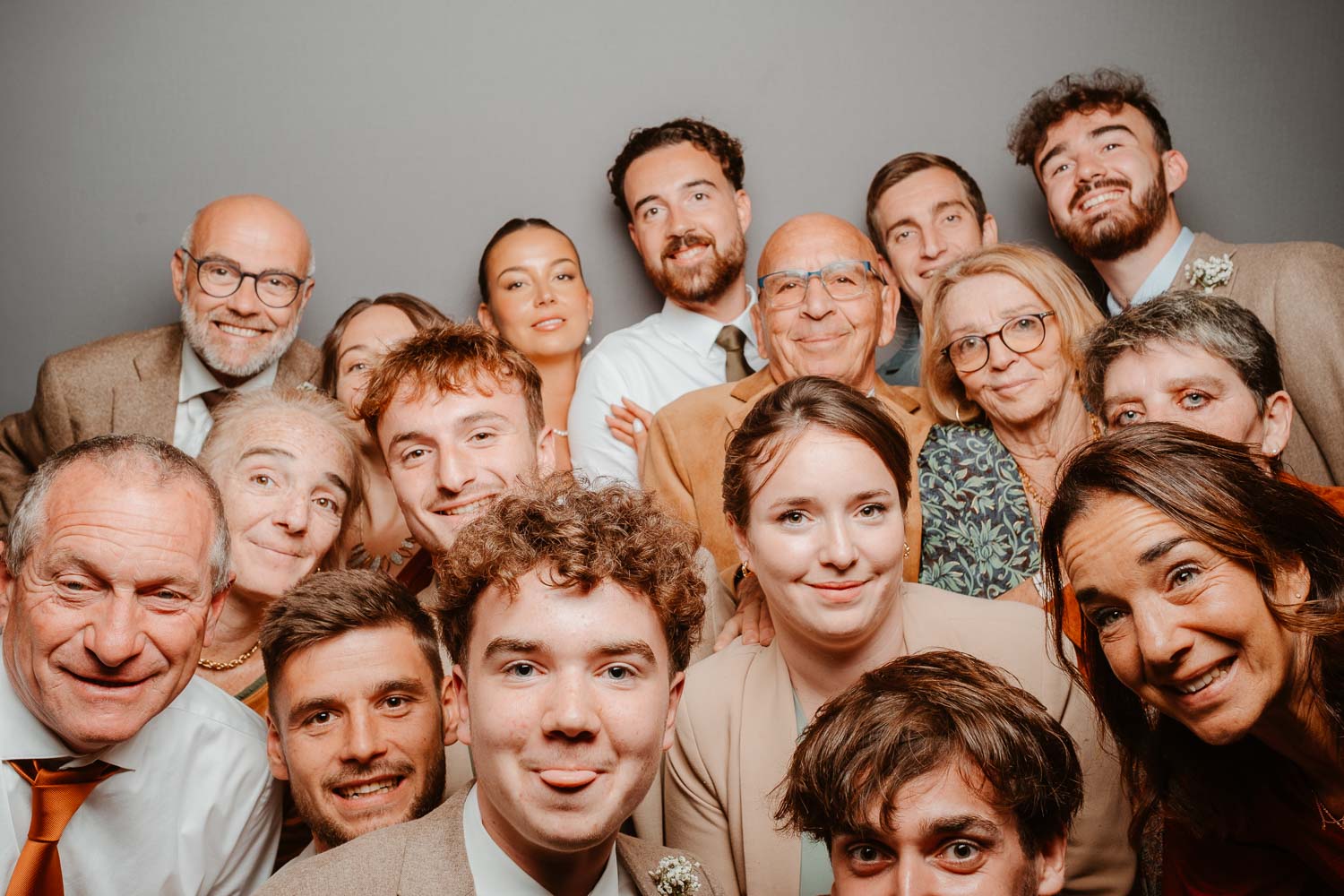 studio photo fun photomaton soirée mariage — Château du Bois Guy à Parigné