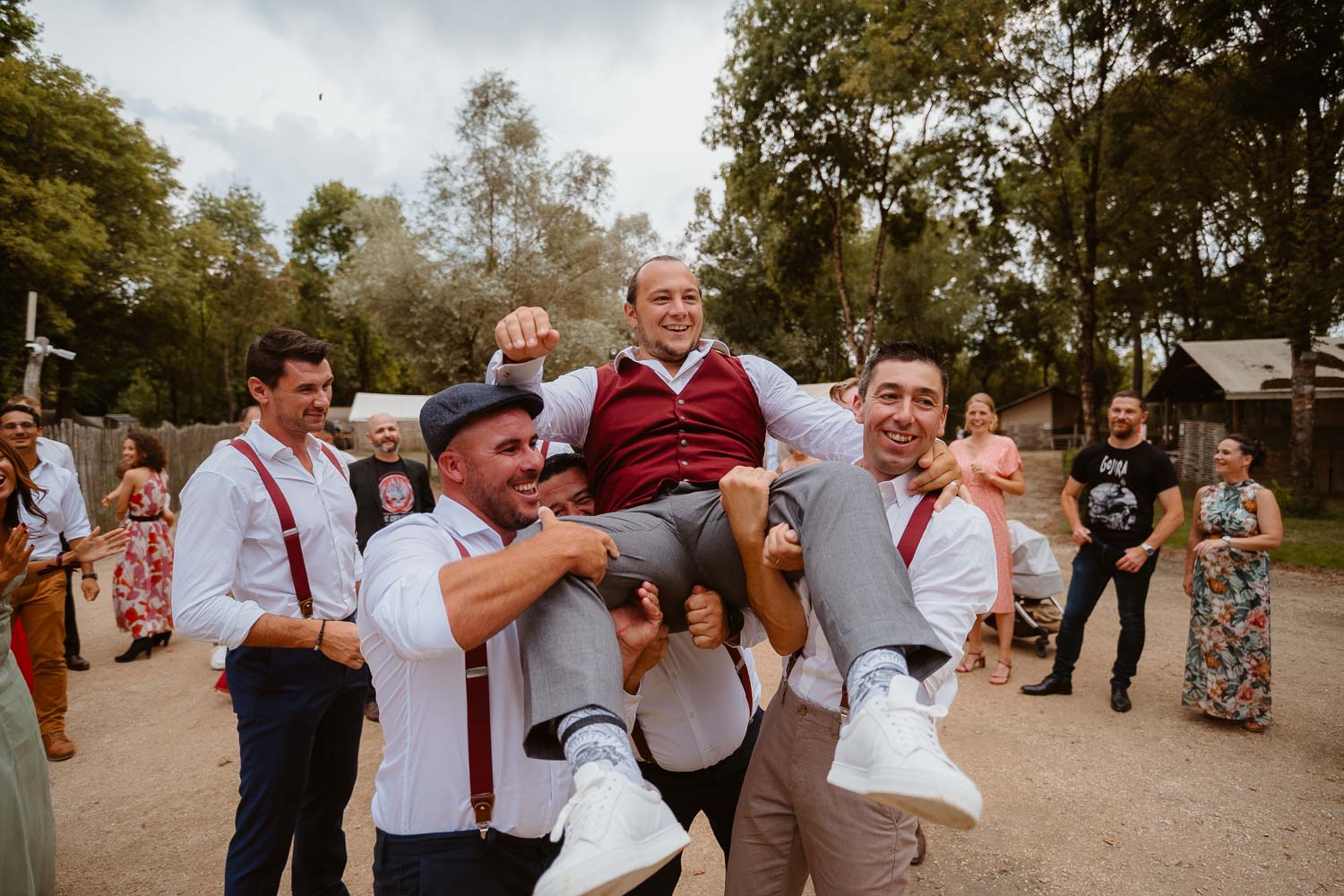 reportage photo groupe fun mariage— Rives de Grandlieu - 44