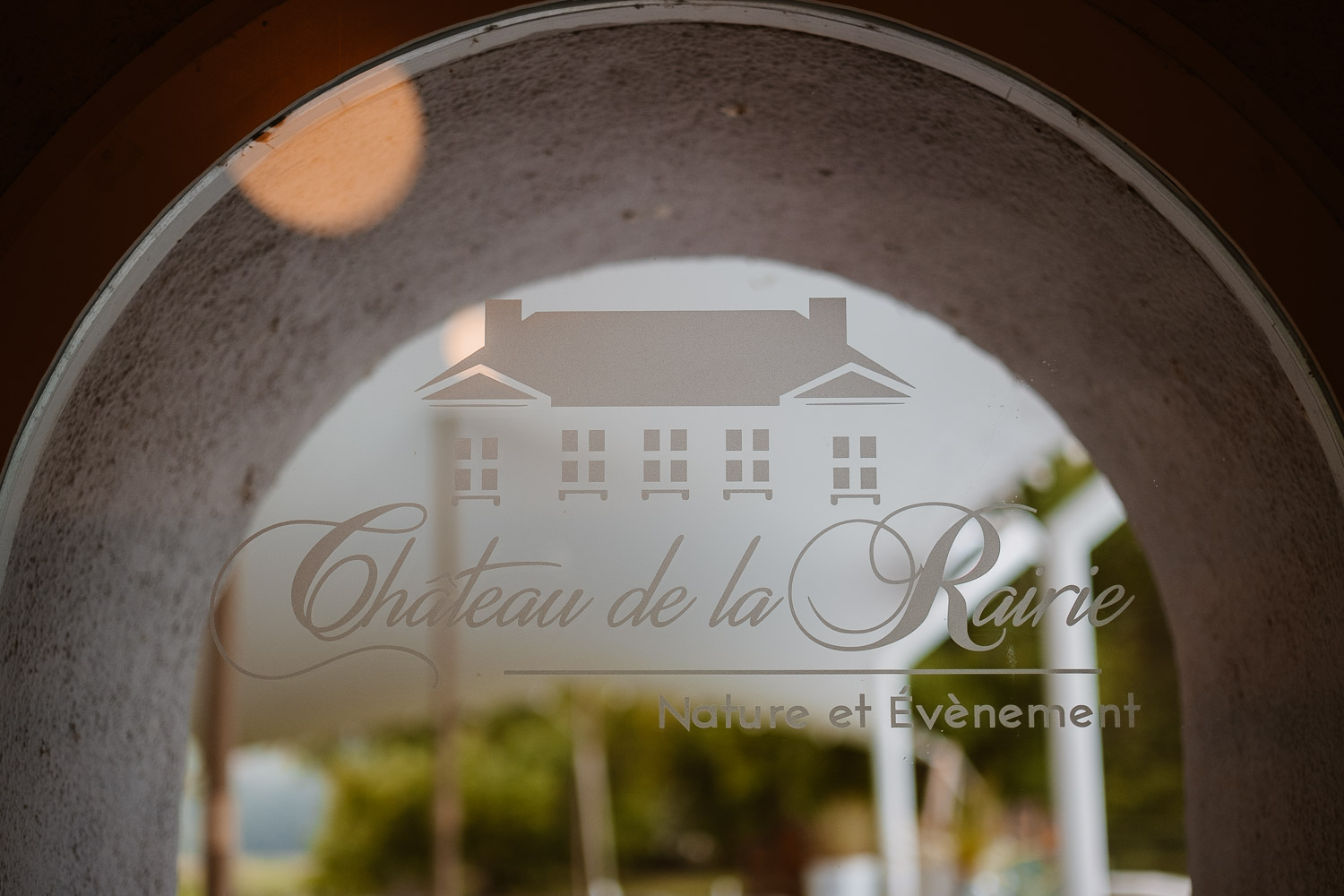 photographe mariage — reportage Château de la Rairie à Pont Saint Martin