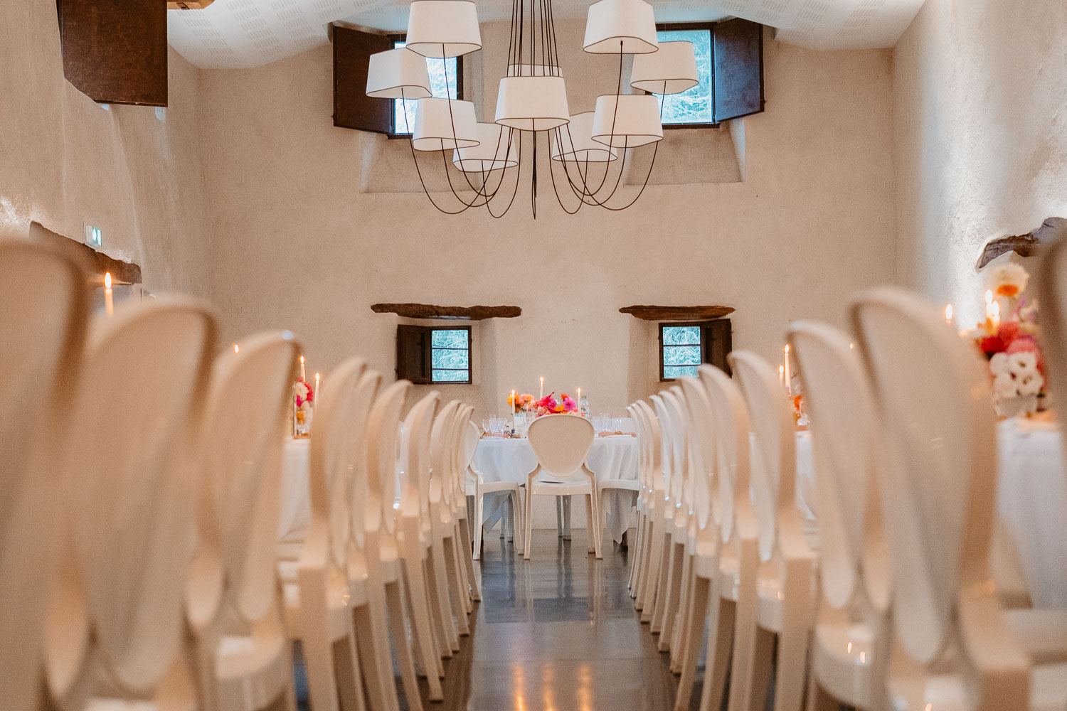 décoration salle tables mariage— Château de la Rairie à Pont Saint Martin