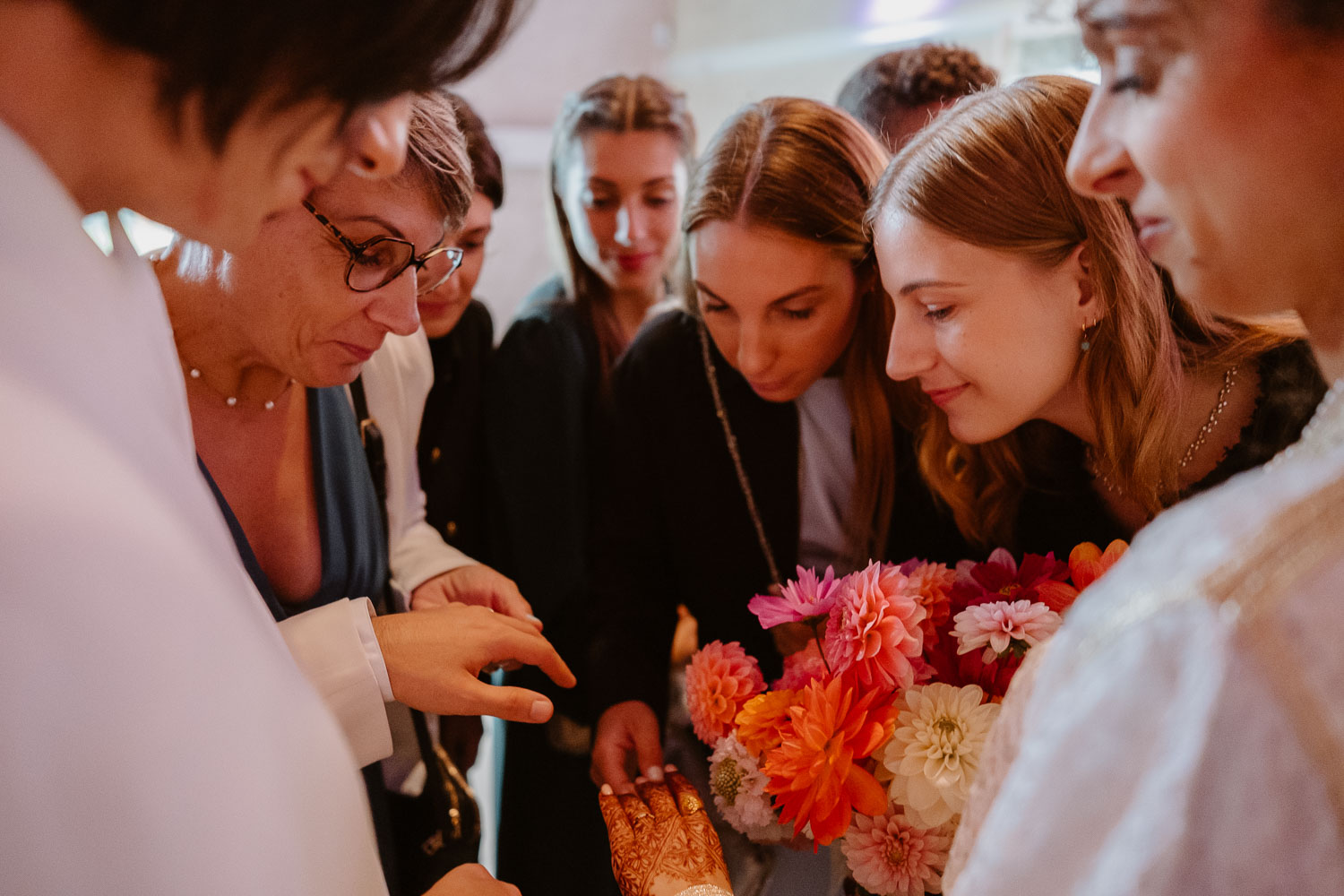 reportage photo lifestyle instants de vie cocktail mariage— Château de la Rairie à Pont Saint Martin